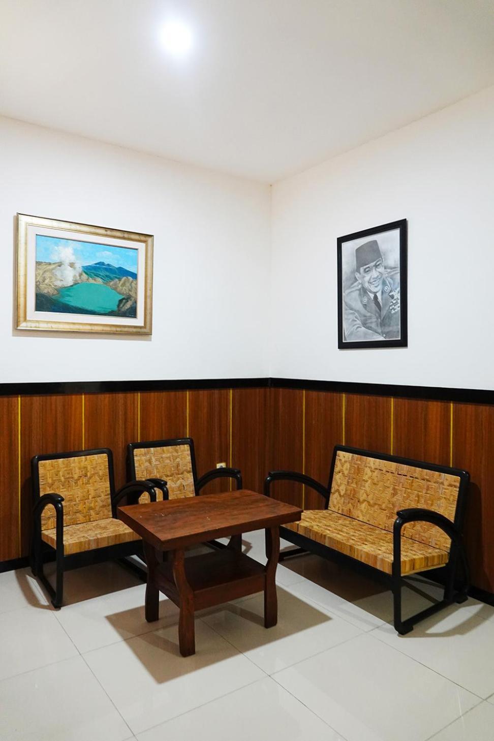 Baratha Hotel & Resto Bondowoso Exterior foto
