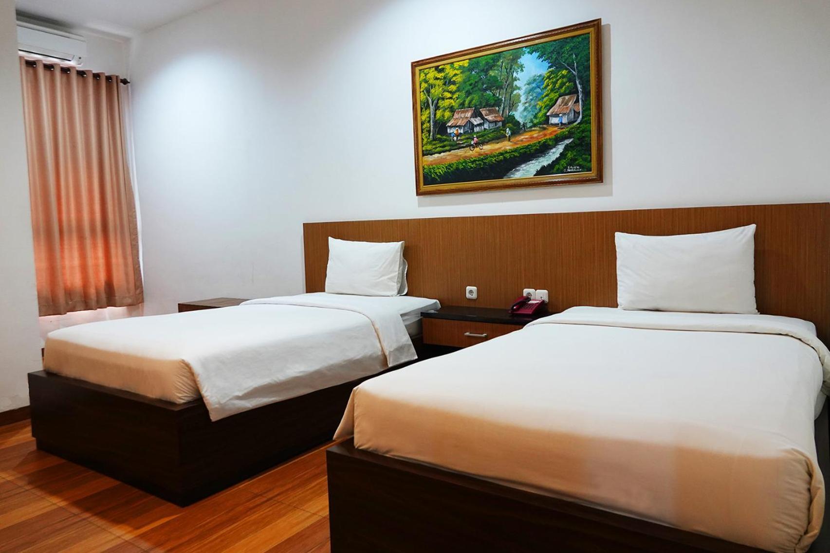 Baratha Hotel & Resto Bondowoso Exterior foto