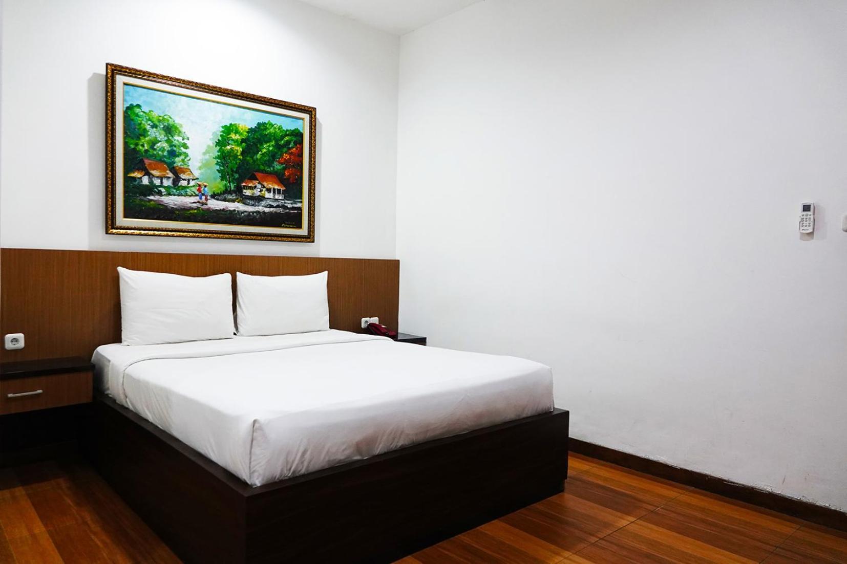 Baratha Hotel & Resto Bondowoso Exterior foto