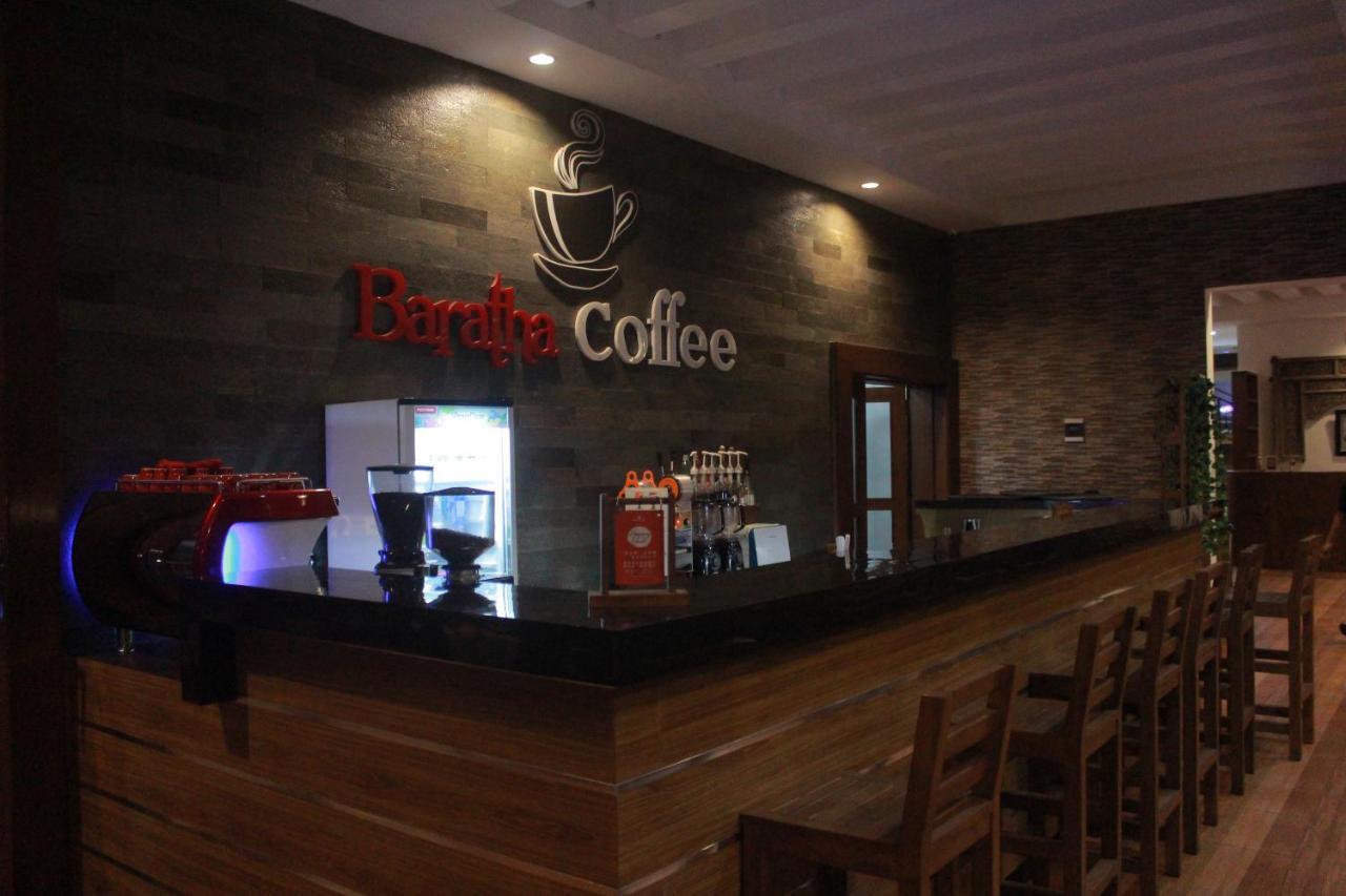 Baratha Hotel & Resto Bondowoso Exterior foto